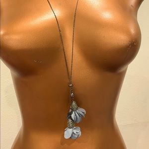Silver and gray I.N.C. Fidget floral necklace